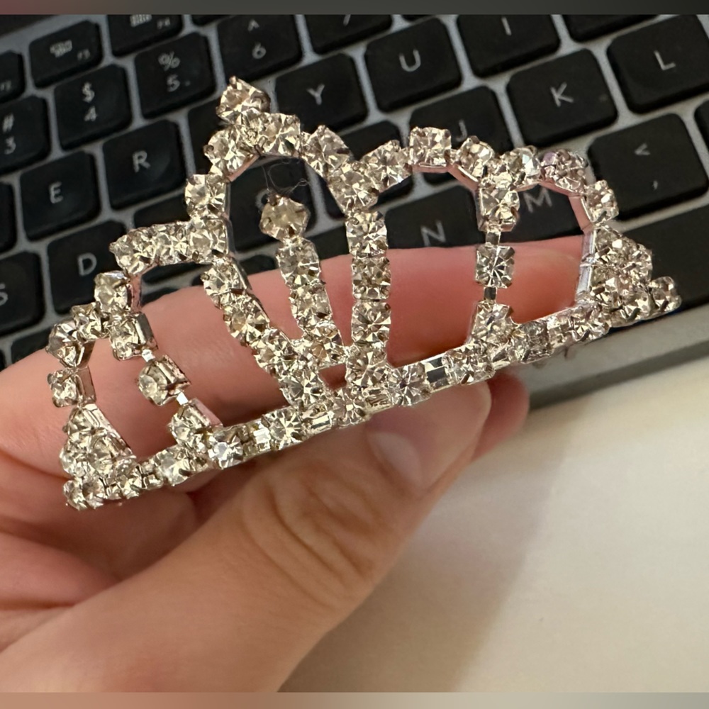 Tiara hair comb